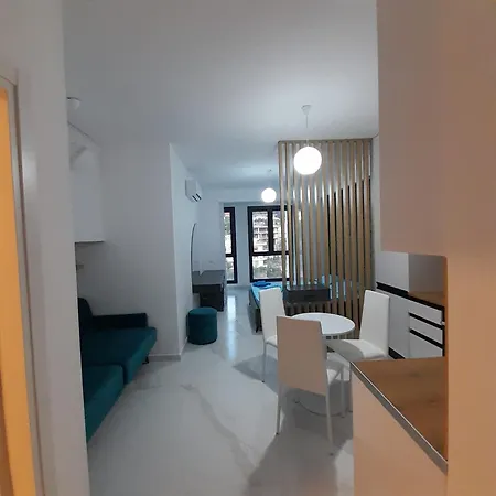 Daily Rent *